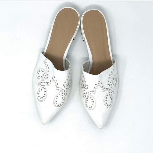 White Flats - Picture 3 of 4